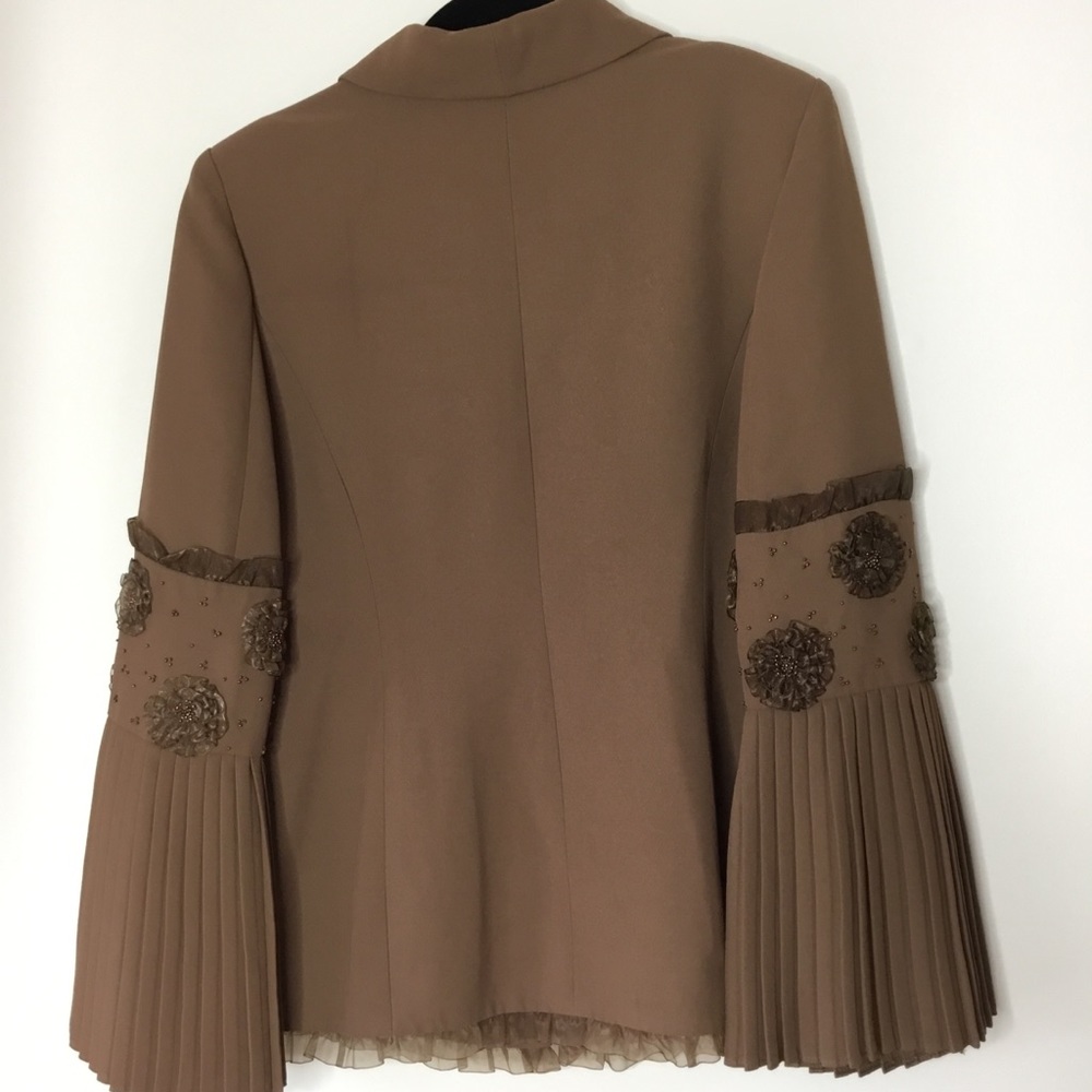 Why New York 3 Piece Skirt Suit Beaded Rosettes 10 - Picture 3 of 8